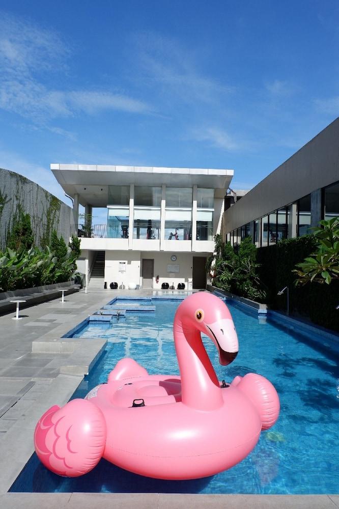 The Premiere Hotel Pekanbaru Exterior foto